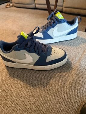 Nike Low-Top Sneakers in Navy, Light Gray & Neon Yellow Accent
